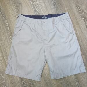 WRANGLER Casual Walking Shorts Size 42 Men's Walking Cotton Flat Front Gray